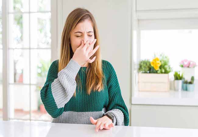 علت بوی بد دستشويی در زمستان